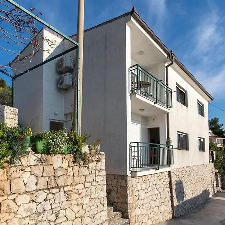 3 Bedroom Beautiful In Apartament Klek