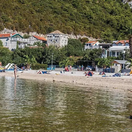 Διαμέρισμα Beautiful Apartment In Klek With Wifi *